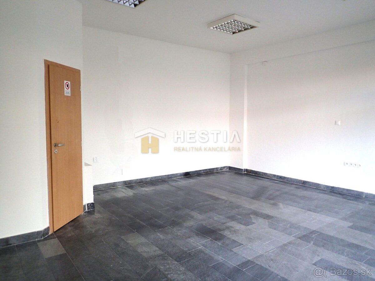 Ponúkame na prenájom obchodný priestor o výmere 34 m2, ktorý