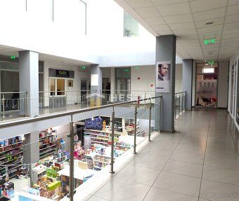 Ponúkame na prenájom obchodný priestor o výmere 65 m2 , ktor