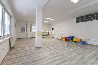 Ponúkame na prenájom obchodný priestor o výmere 65 m2 , ktor
