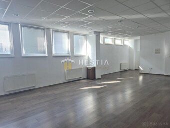 Ponúkame na prenájom obchodný priestor o výmere 65 m2 , ktor