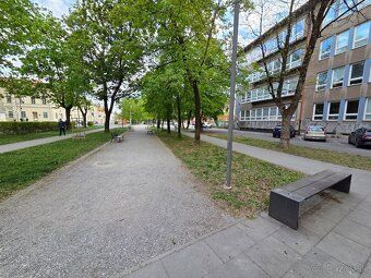 PRENÁJOM ELEGANTNÉHO 2-IZBOVÉHO BYTU V CENTRE MESTA 📍 Moyzes
