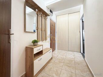 Veľmi pekný, slnečný a moderne riešený 2-izbový byt, s veľko