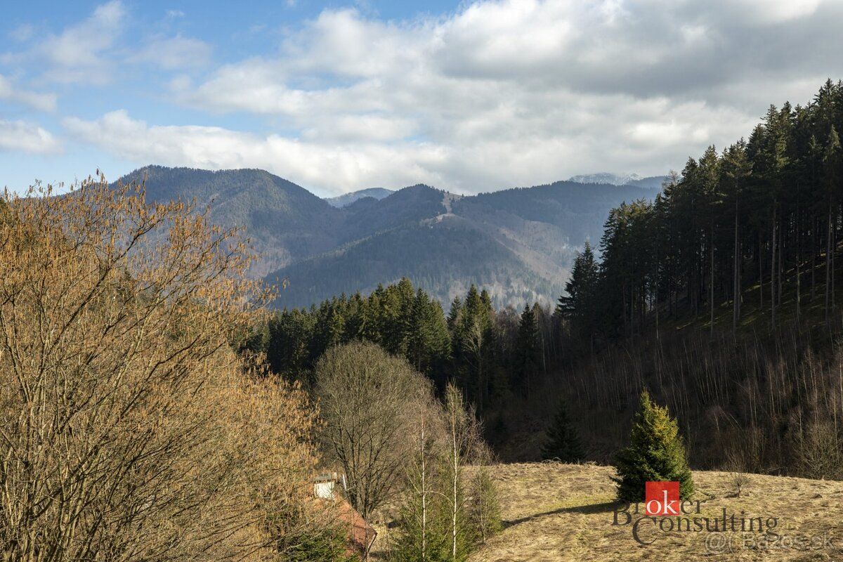 Ponúkame na predaj rekreačný pozemok s výnimočnou atmosférou