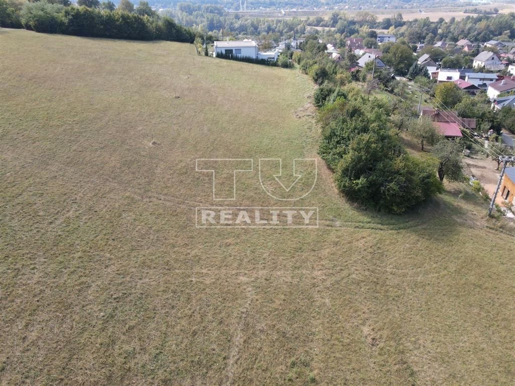 TU Reality - Vám ponúka na predaj krásny slnečný stavebný po