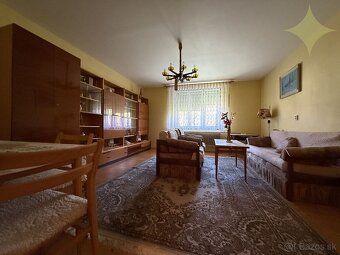 Ponúkame na predaj rodinný dom s príjemnou atmosférou a veľk