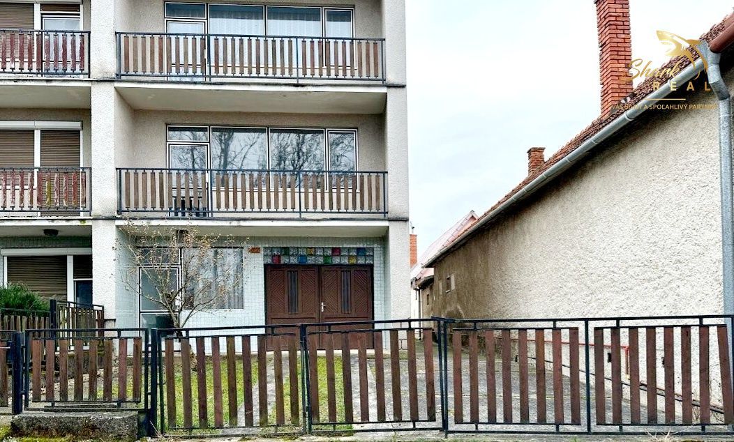 Shark real Vám ponúka na predaj rodinný dom v obci Obyce. Je