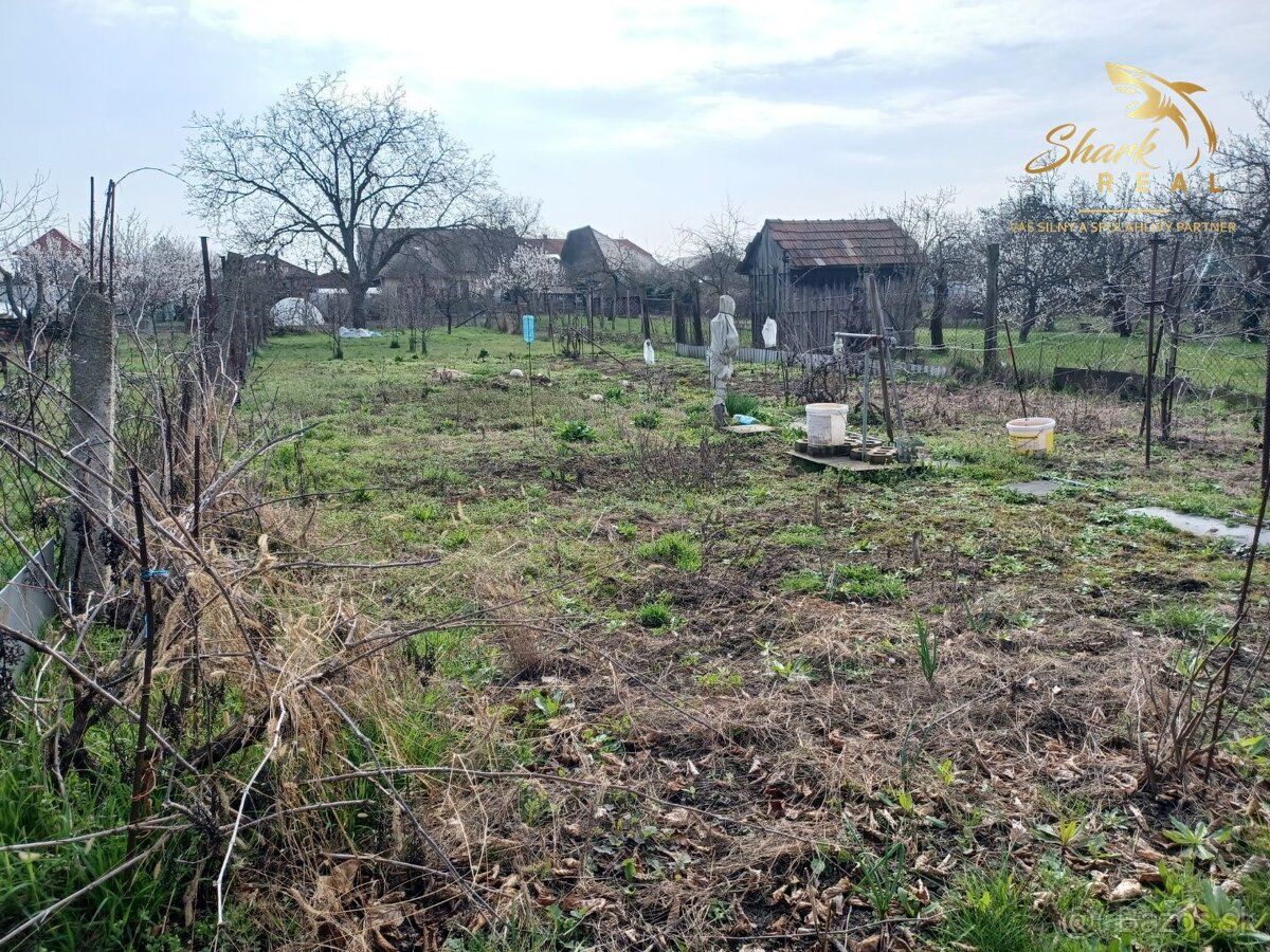 Ponúkame Vám na predaj 3 izbový rodinný dom v obci Komjatice