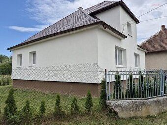 Ponúkame Vám na predaj 3 izbový rodinný dom v obci Komjatice