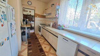 Ponúkame Vám na predaj dvojpodlažný 4 - izbový rodinný dom, 
