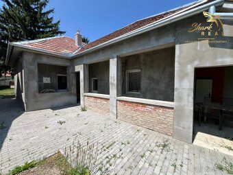 Ponúkame Vám na predaj 3 izbový rodinný dom v obci Čata okre