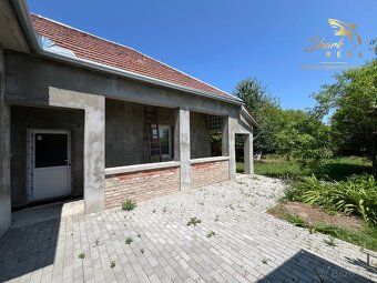 Ponúkame Vám na predaj 3 izbový rodinný dom v obci Čata okre