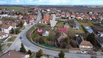 Na predaj stavebný pozemok 1360 m² s pôvodným domom, možnosť