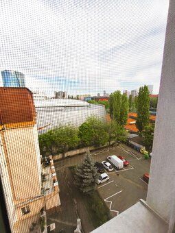 Ponúkame na predaj garsónku o výmere 33 m2 situovanú vo vyhľ