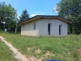 B10 Vám ponúka na predaj rozostavanú murovanú chatu v krásno