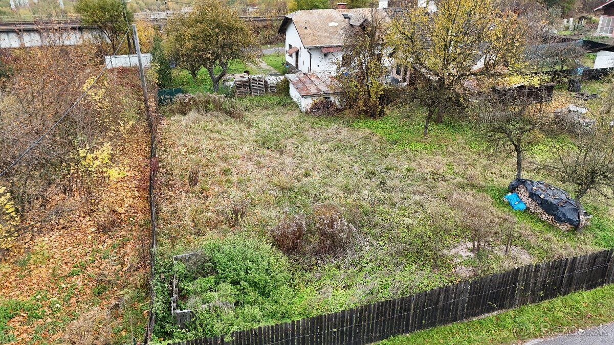 🏡 Lukratívny pozemok v centre mesta Krompachy – ideálny na b