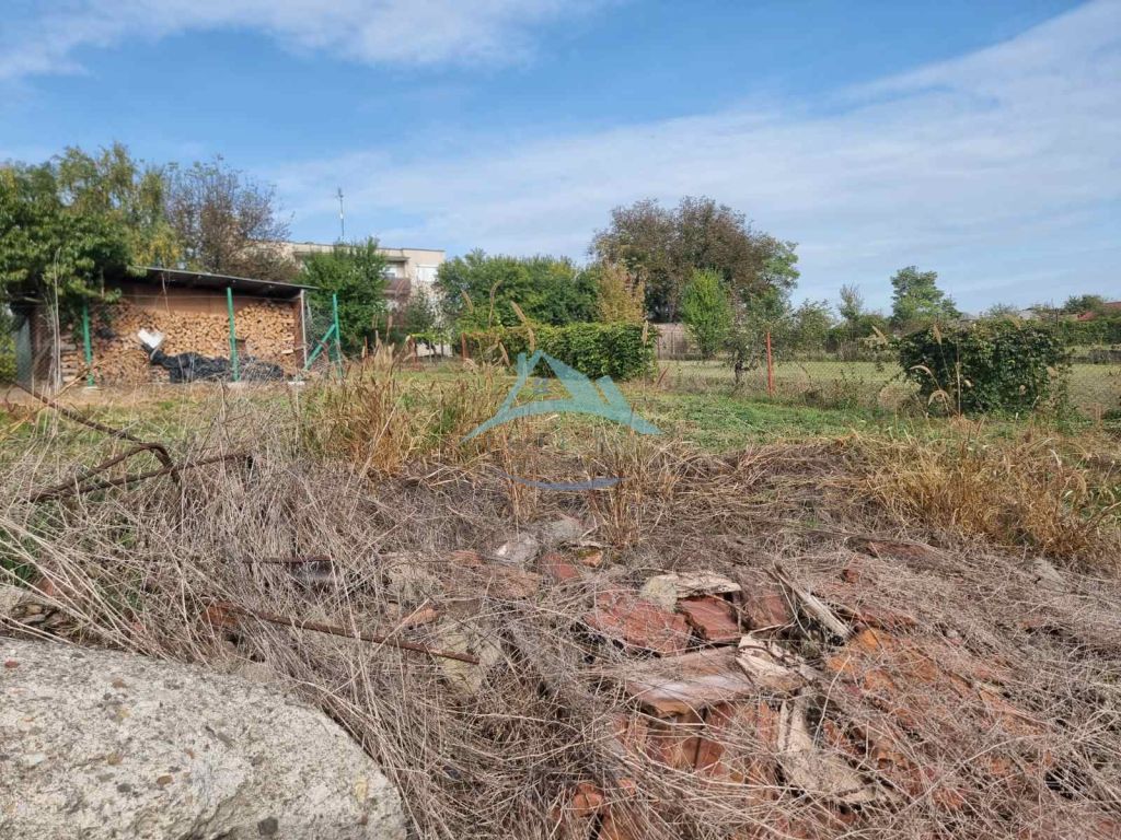 Na predaj stavebny pozemok Vyškovce Nad Ipľom 1392m2
Na pred