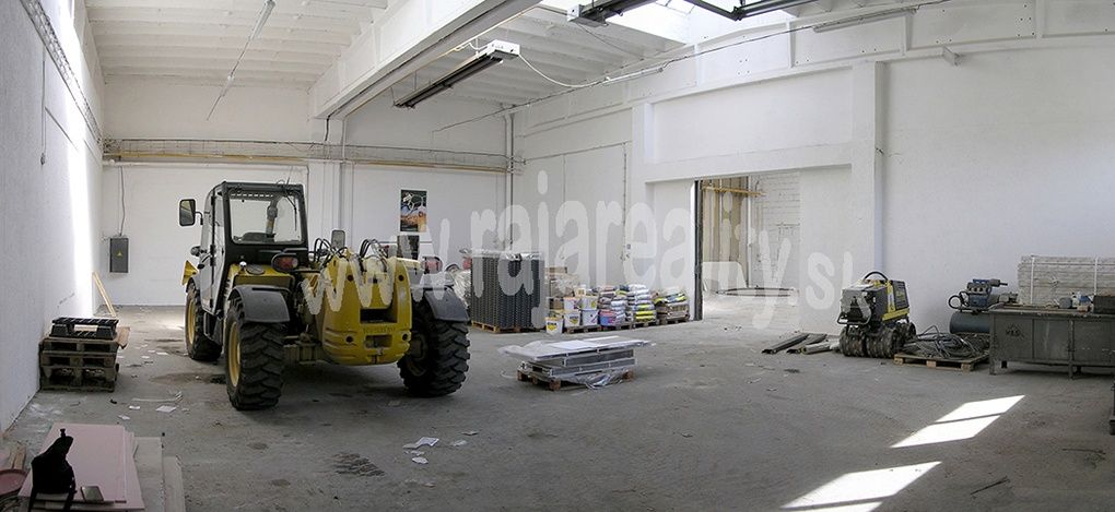 Skladový priestor o výmere 320 m2 s novou pancierovou podlah
