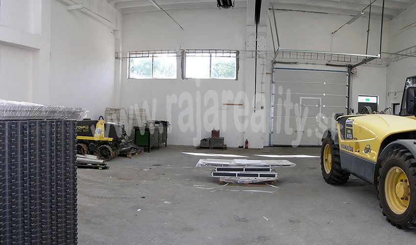 Skladový priestor o výmere 320 m2 s novou pancierovou podlah