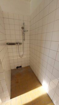 Ponúkame na prenájom skladové priestory o výmere 850 m2. (ra