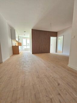 Ponúkame na predaj veľmi pekný 3-izbový byt 89m2 vrátane 9m2