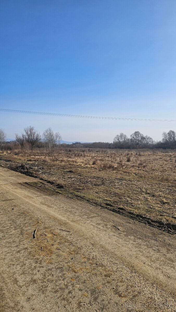 Ponúkame pozemok na predaj o rozlohe 1569m2 v priemyselnej č