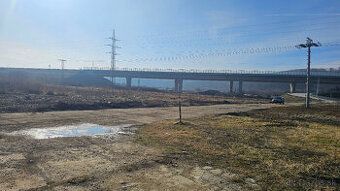 Ponúkame pozemok na predaj o rozlohe 1569m2 v priemyselnej č