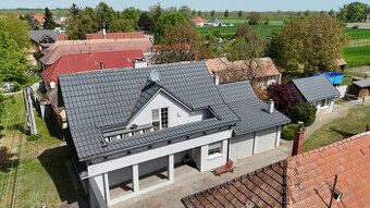 Predám rodinný dom 4 spálne, 2 obývačky, kuchyňa. Letná kuch