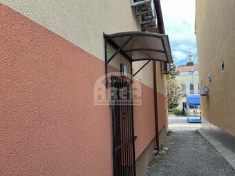 Typ: Obchodné priestory Obec: Michalovce
Ponúkame Vám na dlh