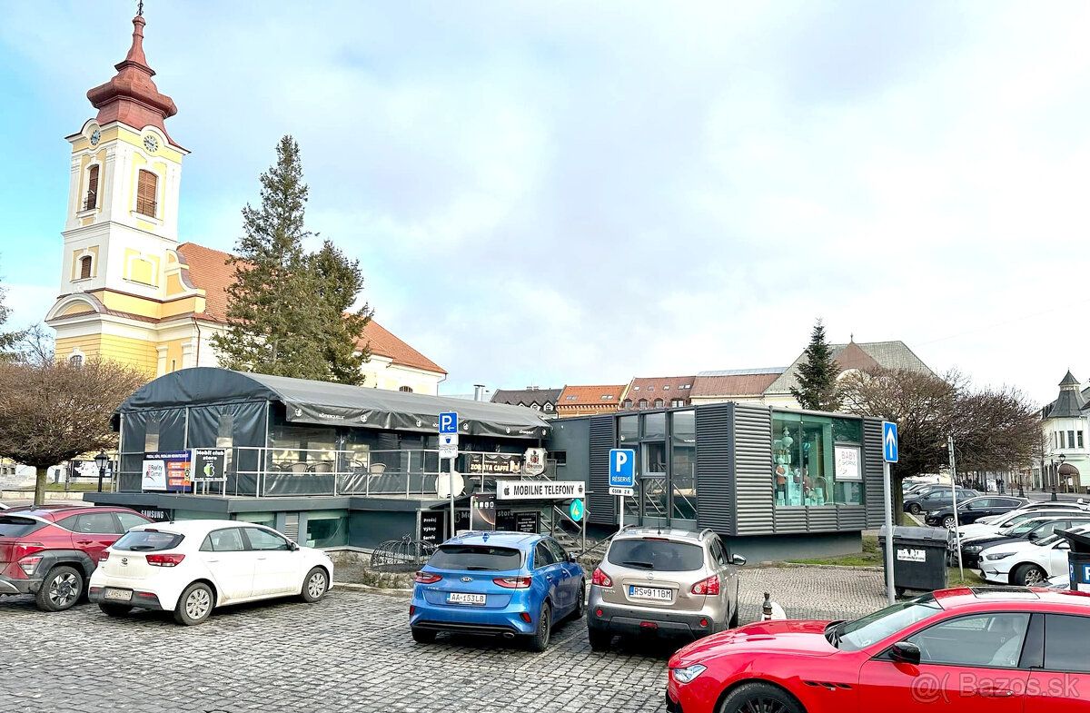 Typ: Polyfunkčná budova Ulica: Hlavné námestie Obec: Rimavsk
