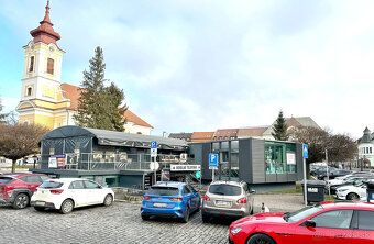 Typ: Polyfunkčná budova Ulica: Hlavné námestie Obec: Rimavsk