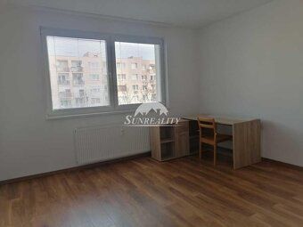 Ponúkame Vám na predaj priestranný 3-izbový byt s lodžiou na