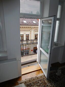 Prenájmem byt 1,5 izbový, veľký 60m2 s balkónom na pešej zón