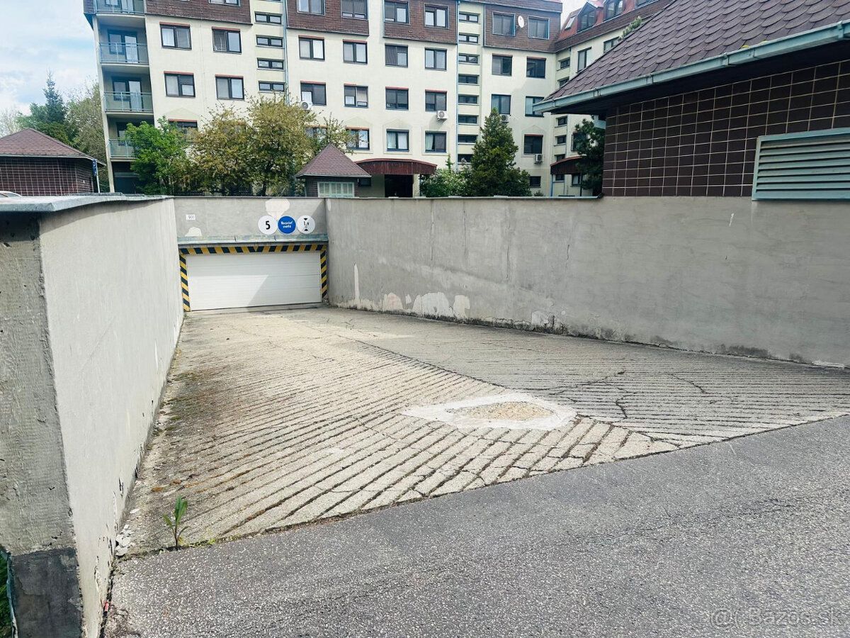 Hľadáte bezpečné parkovanie alebo stabilnú investíciu v jedn