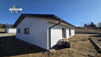 Ponúkame na predaj murovaný 4-izbový bungalov v tichej časti