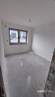 V ponuke je na predaj moderná 4- izbová novostavba v štádiu 