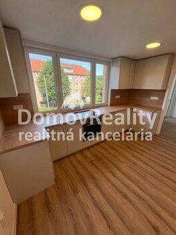 Ponúkame na predaj veľmi pekný a moderne riešený 1 izbový by