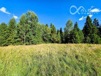 Alphareality.sk ponúka na predaj 8 samostatných stavebných p
