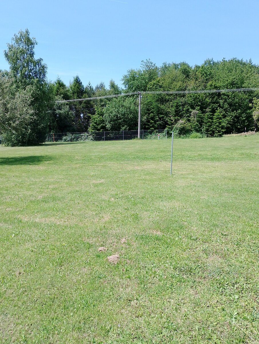 pozemok 621 m2 v obci Nováčany vhodný na výstavbu, voda, ele