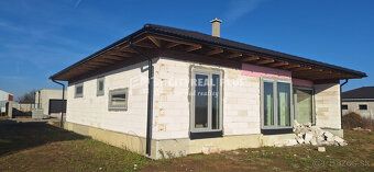 Typ: Rodinný dom Ulica: Dvory nad Žitavou Obec: Dvory nad Ži