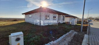 Typ: Rodinný dom Ulica: Dvory nad Žitavou Obec: Dvory nad Ži