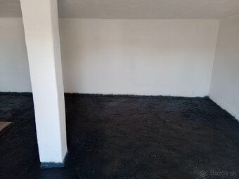 jedna garáž - 80€/mesiac dvojgaráž - 150€/mesiac
05/2026 - n
