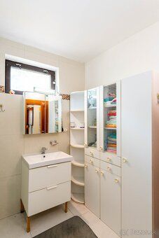 EXKLUZÍVNA PONUKA ✨️✨️✨️
​🏡 Priestranný 5-izbový rodinný dom