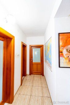 EXKLUZÍVNA PONUKA ✨️✨️✨️
​🏡 Priestranný 5-izbový rodinný dom