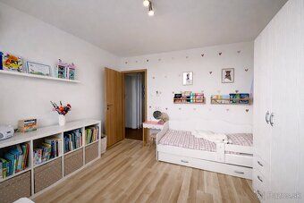 Vo výhradnom zastúpení ponúkam na predaj 3-izbový byt s balk