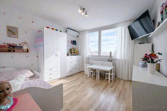Vo výhradnom zastúpení ponúkam na predaj 3-izbový byt s balk