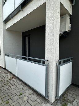 Na prenájom kompletne zariadený moderný 2-izbový byt s teras