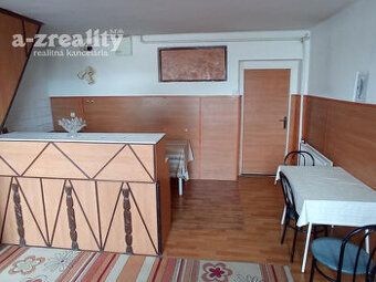 Dám do prenájmu obchodný priestor 90m2 v centre mesta na peš