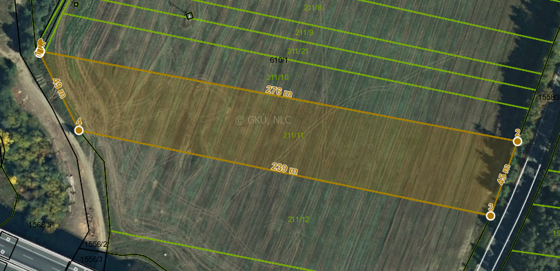 Ponukam na predaj pozemok s velkorysou rozlohou 11 106m². Po