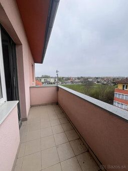 Typ: 3-izbový byt Obec: Dunajská Streda
Na predaj 3-izbový b