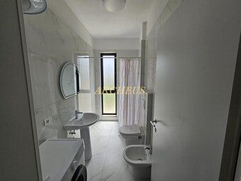 🏡 Moderný 2-izbový apartmán pri mori v novostavbe | 56 m² | 